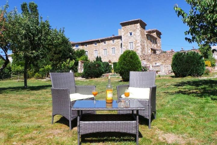 Gite Du Chateau Eclassan Eksteriør bilde